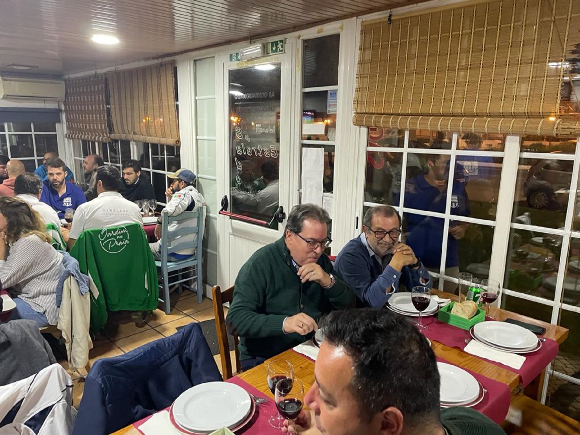 Veteranos organizaram partida de futebol e jantar-convívio com GD Pescadores Costa da Caparica n...