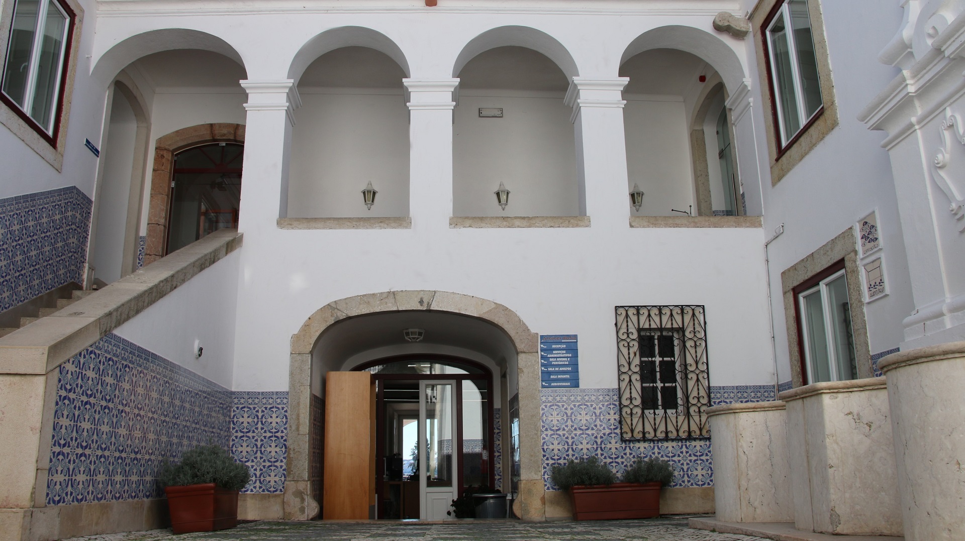 Biblioteca Municipal de Alcácer encerrada
