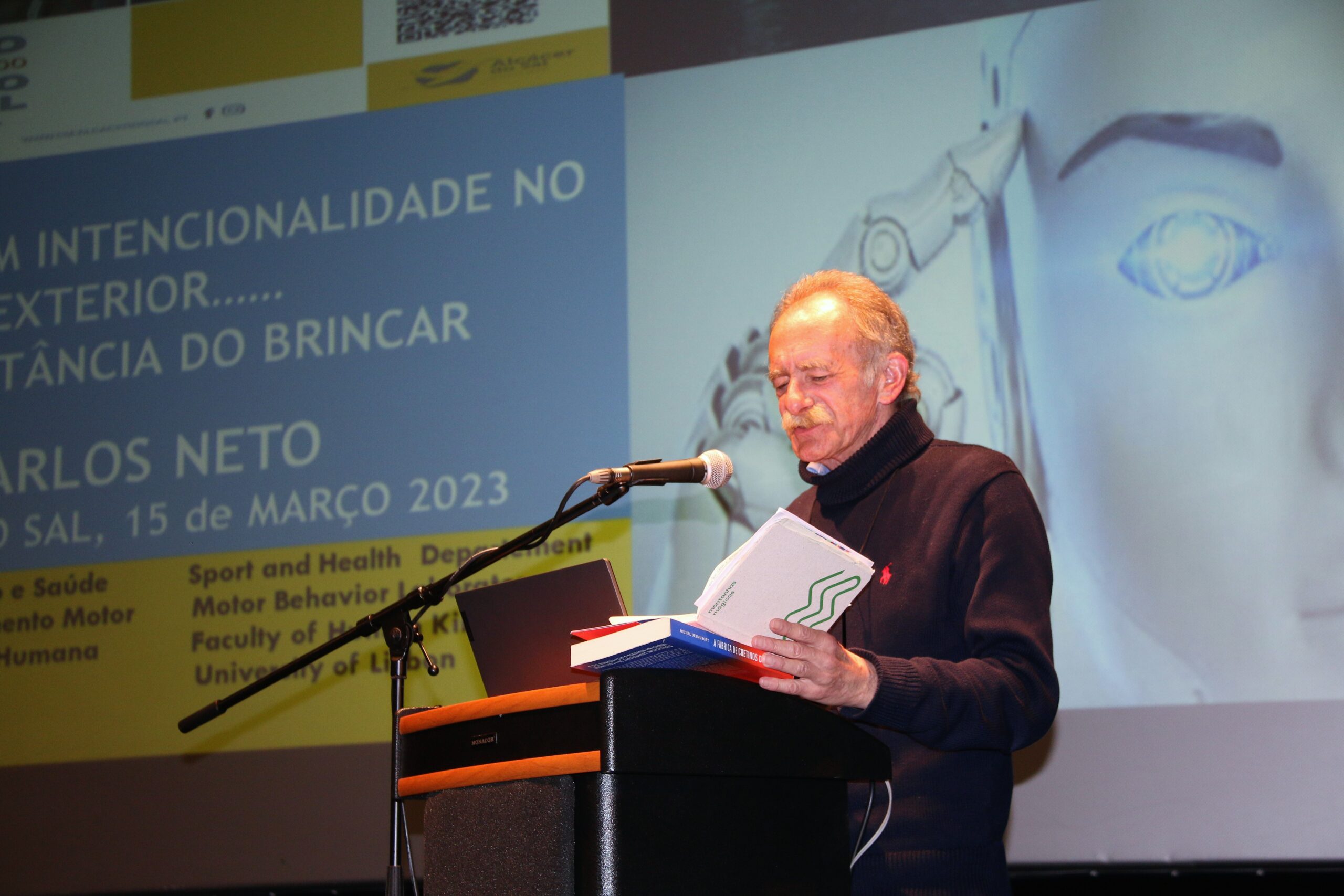 “Importância do Brincar” foi ontem abordada em palestra do Professor Carlos Neto no Auditório Municipal